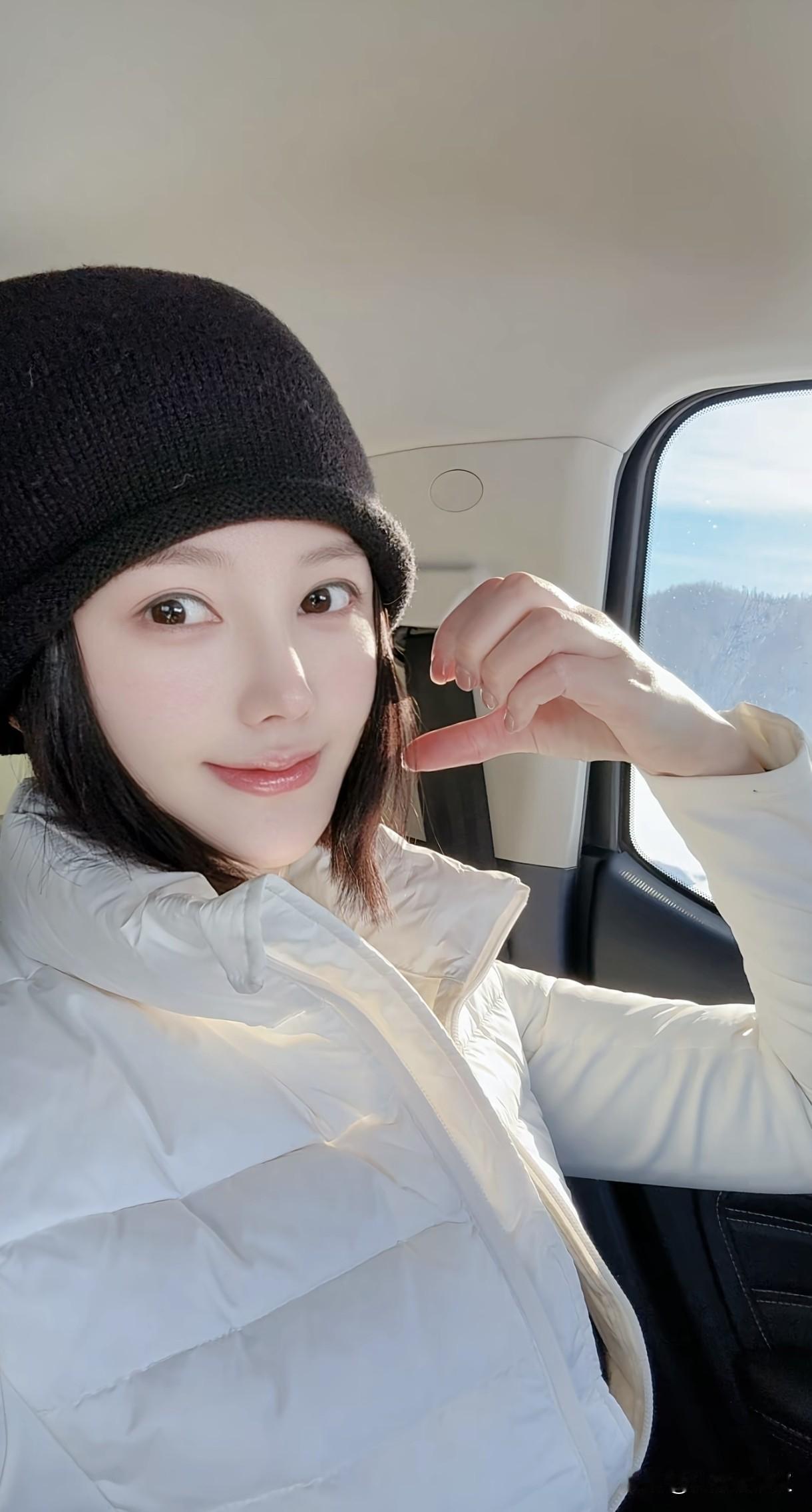 冬日暖阳下的可爱自拍🌞👩‍❤️‍💋‍👩冬日生活打卡季 明媚自拍 冬日暖颜