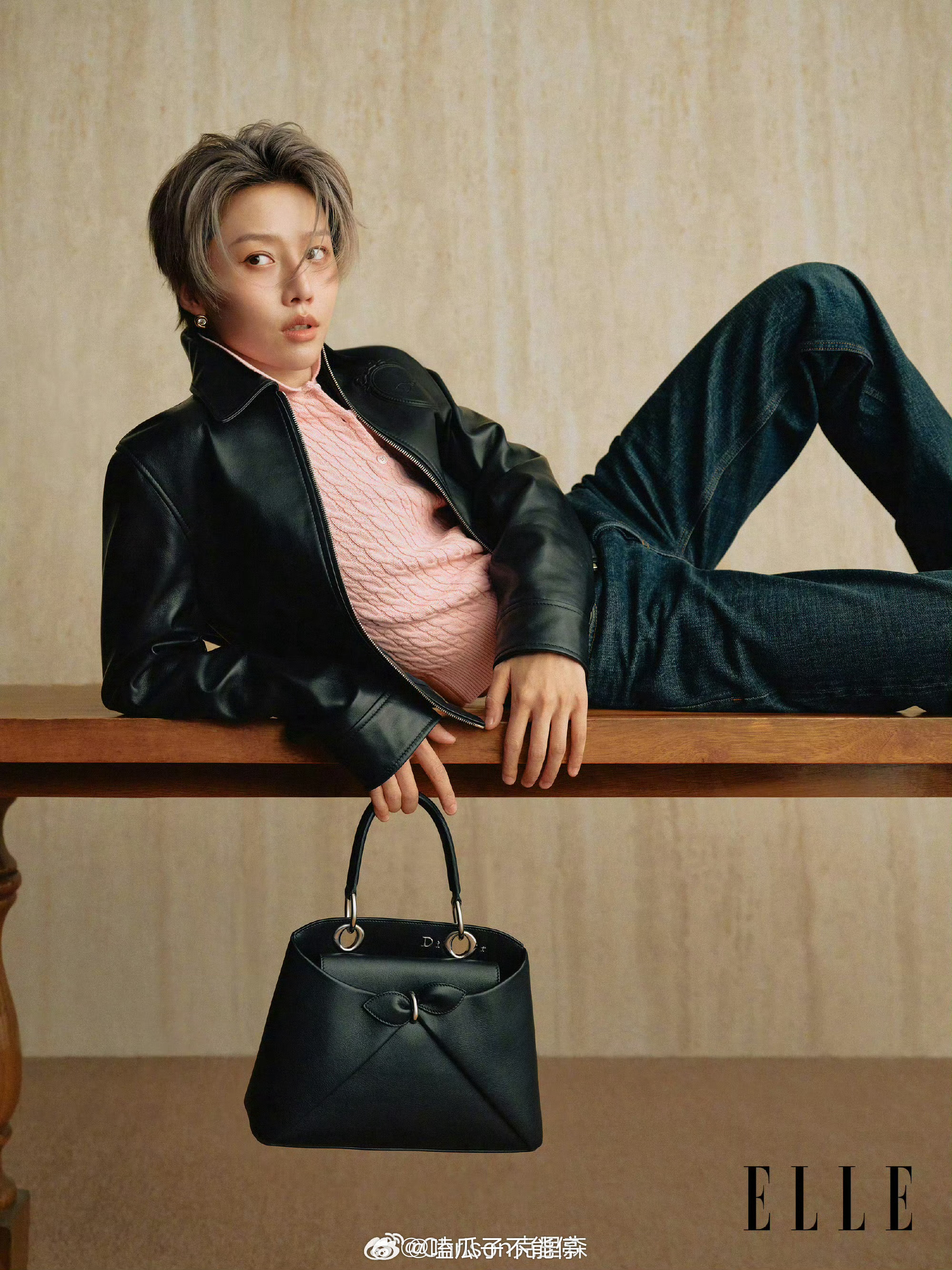 刘雨昕的硬照从来都不会让人失望，时尚感拉满