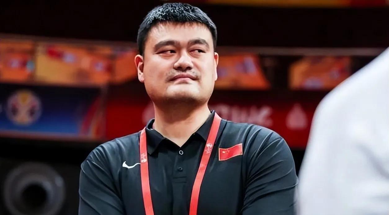 #姚明辞职 郭振明出任篮协主席#
中国最伟大的篮球运动员。
也是智商情商最高的运