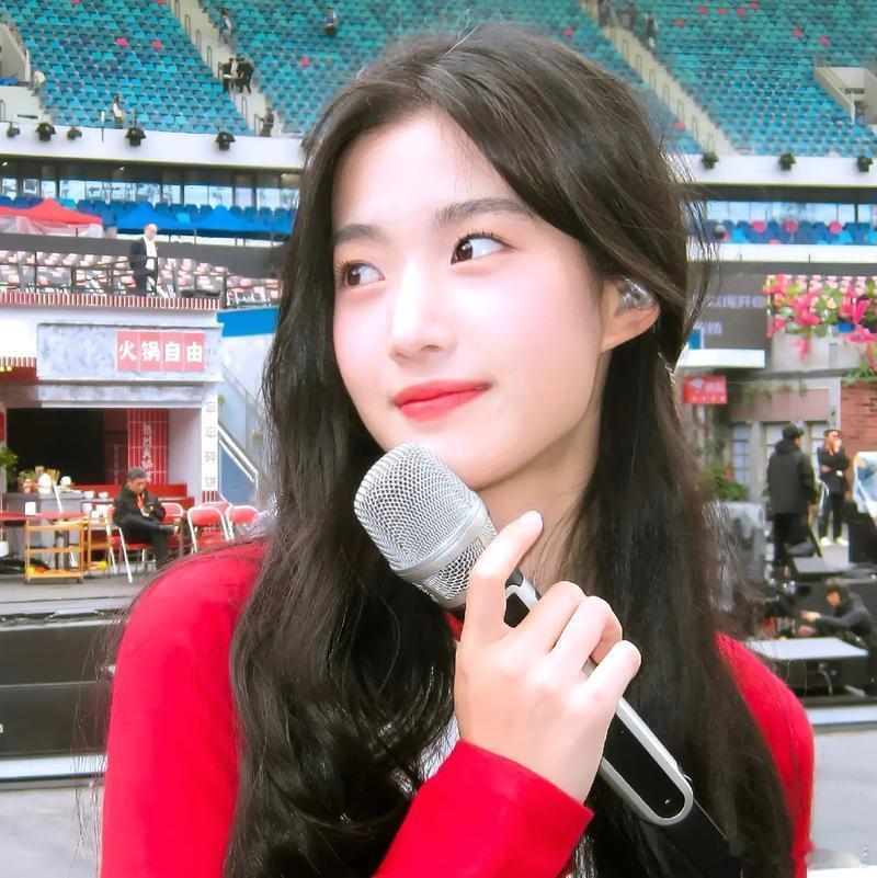 卢昱晓｜淡淡女孩卢昱晓｜ 