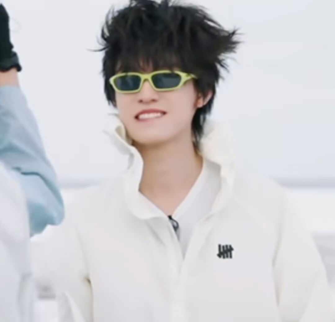 诶呀宝宝，怎么成潦草小狗啦[偷笑][偷笑]登录少年张泽禹 张泽禹 卷毛小狗统治世