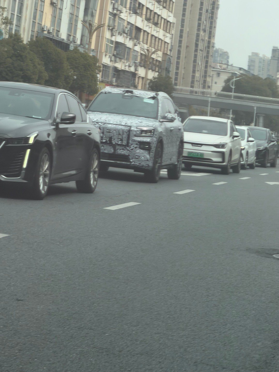 在南昌看到了极氪8X伪装车，真的帅