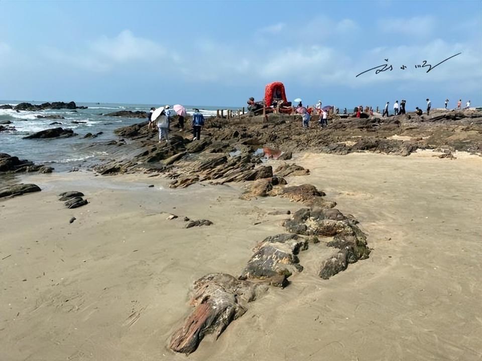 北海·海枯石烂（冠头岭）
 
位置：北海冠头岭国家森林公园脚下，和银滩一东一西，