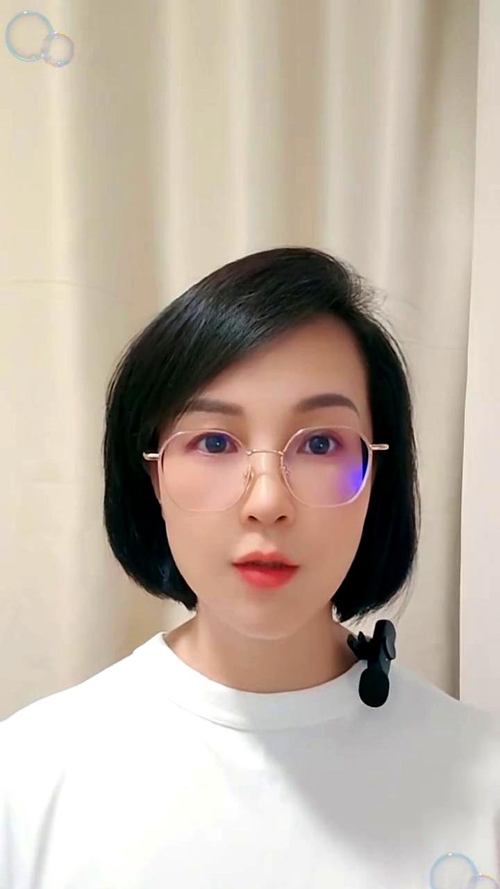 母子关系最怕的不是吵架，是儿子被当成“丈夫替身”。
这不是戏剧，我在咨询里真遇到