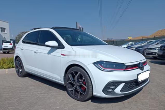 POLO的GTi，这玩意装备了147Kw的2.0T汽油增压引擎，2024年在南非