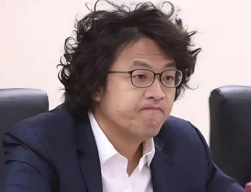 “台独” 急先锋沈伯洋彻底凉了！沈伯洋父子用大陆赚的钱养台独，本想换个马甲就能继