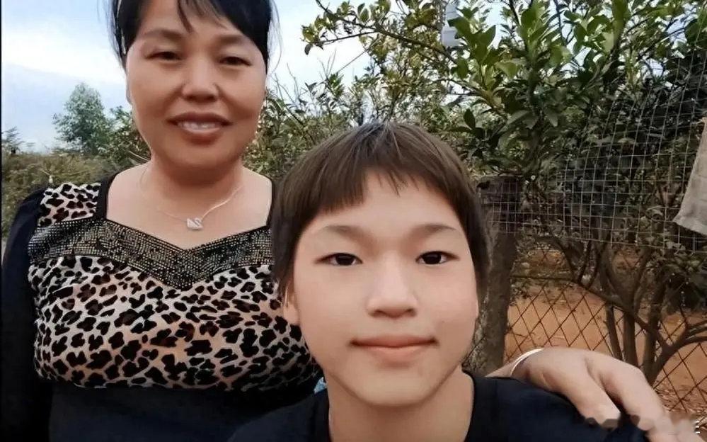 #店家回应全红婵给妈妈买手机#哪地球迷不追星，哪位球星不迷人？给妈妈买手机红了全