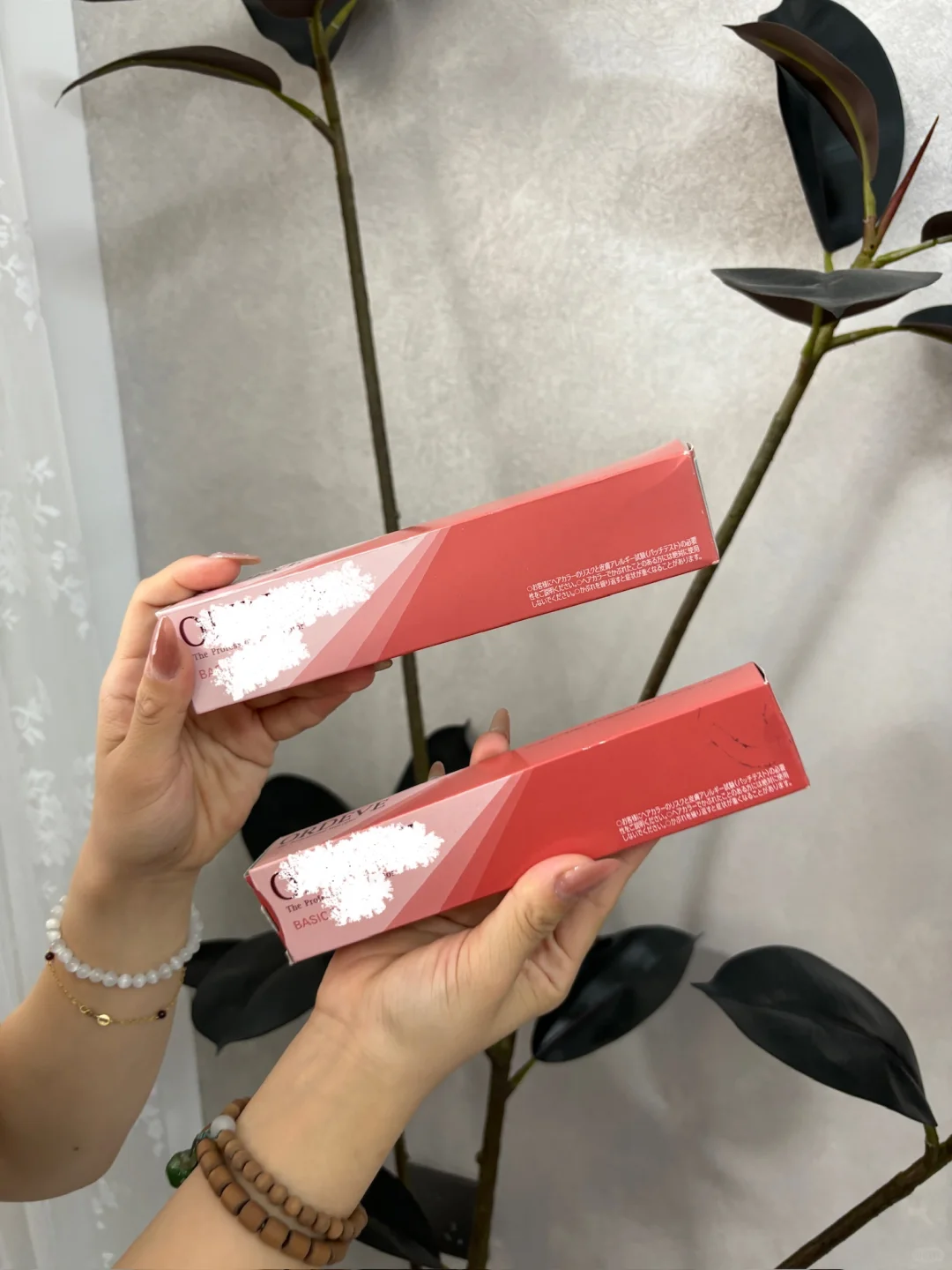 漳州)告别理发店社恐 足不出户在家变发色