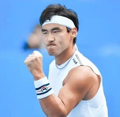 势不可挡！布云朝克特直落两盘横扫强敌，釜山挑战赛强势闯入八强！
        