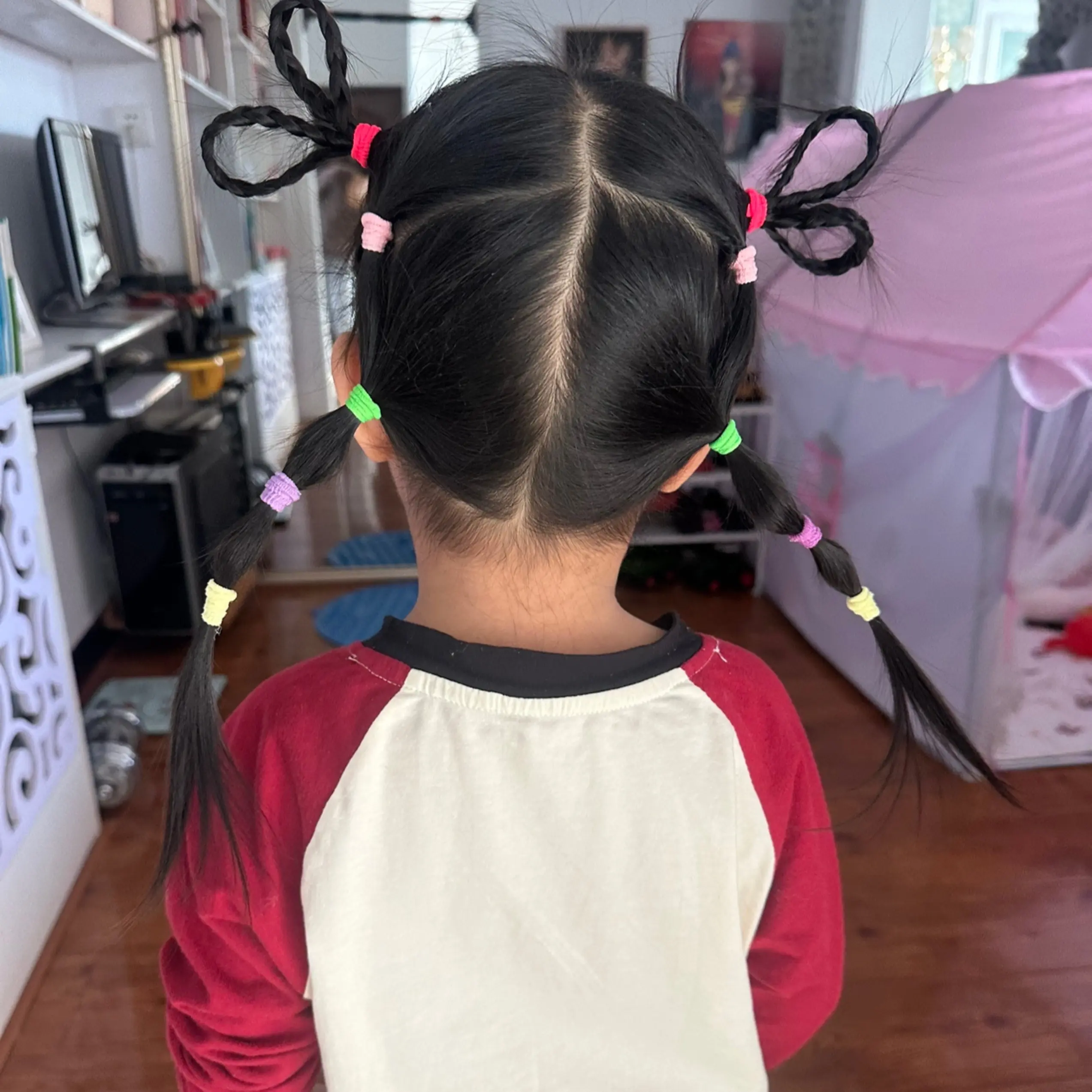 我的女儿 小辫小辫扎起来