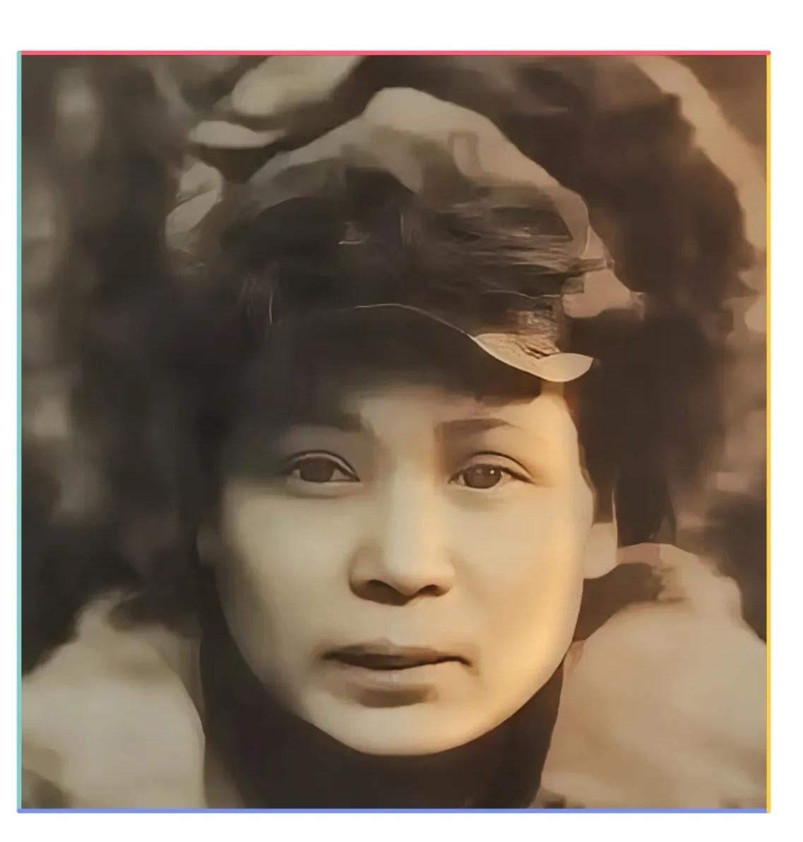 1937年，红军副军长，朝自己脑袋开了一枪。没死，捡回一条命。十几年后，他躺在武