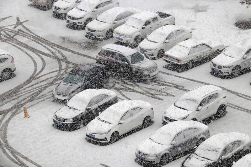 局地骤降超22℃ 这大风降温雨雪的天气简直太疯狂了，局地骤降超22℃，这谁受得了