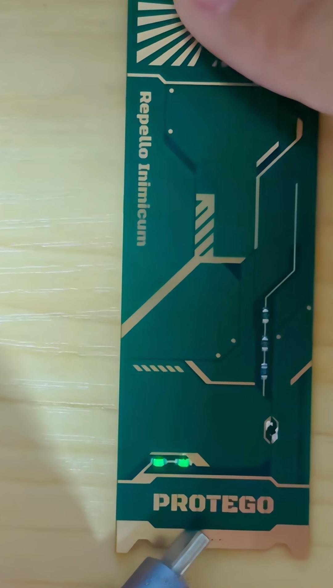 网友设计的静电符箓，现代PCB与传统文化完美结合，很棒的创意 