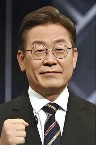 一位韩国华人曾经表示，韩国人的工资是中国人的八倍，中国人有什么资格嘲笑韩国，首先