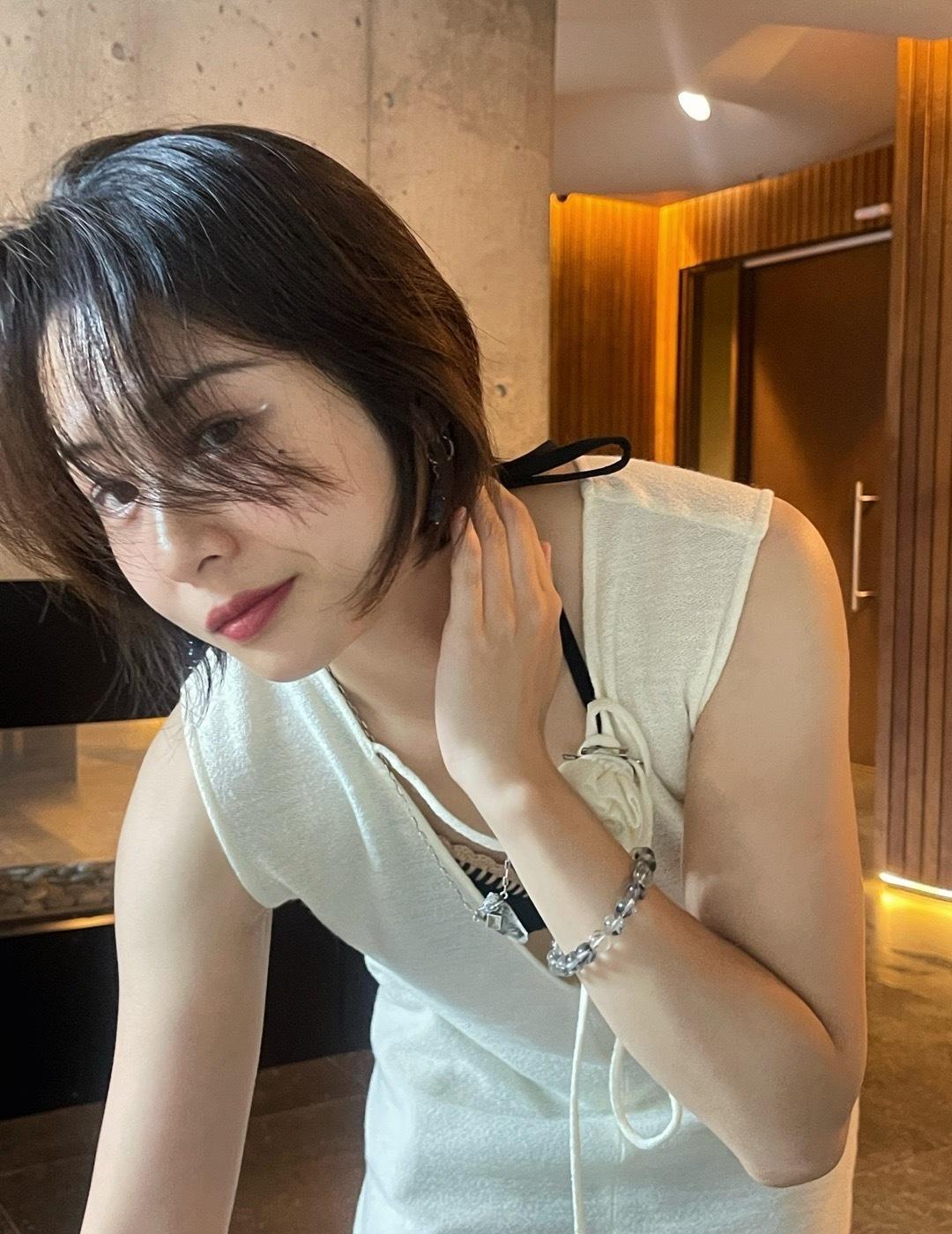 回国的最后一件事。🍂
躺平。
去山里海里彻底躺平。
.
说真的，感觉自己回国这