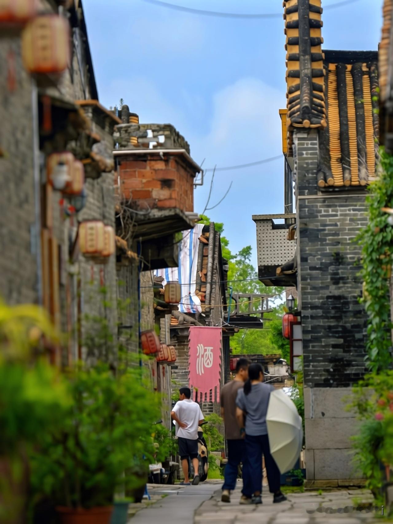 寻迹塱头，藏在古巷里的千年风雅
   漫步塱头古村，青灰砖墙承载百年岭南韵味。