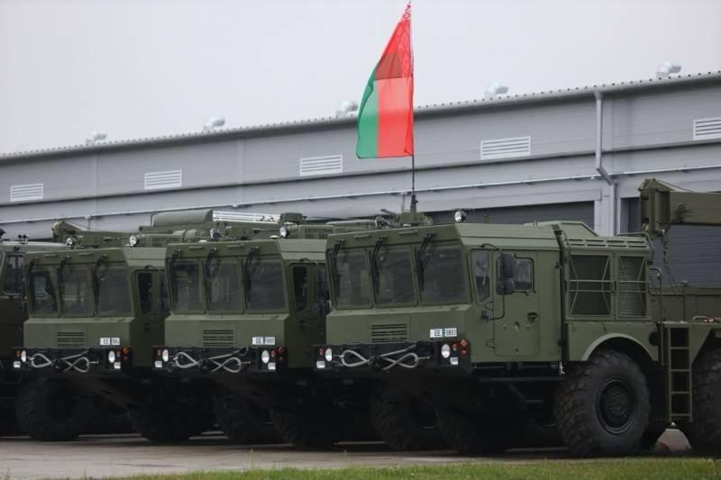 俄联邦正协助白俄罗斯为白方的“波罗乃兹 - M”系统研制紧凑型核弹药。

俄罗斯