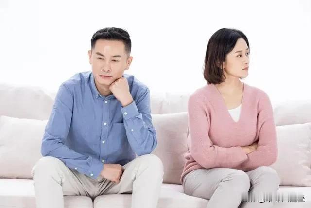 #我来唠家常#你的老婆是这样的吗？
1、早上不起床，睡到上午10点多。

2、起