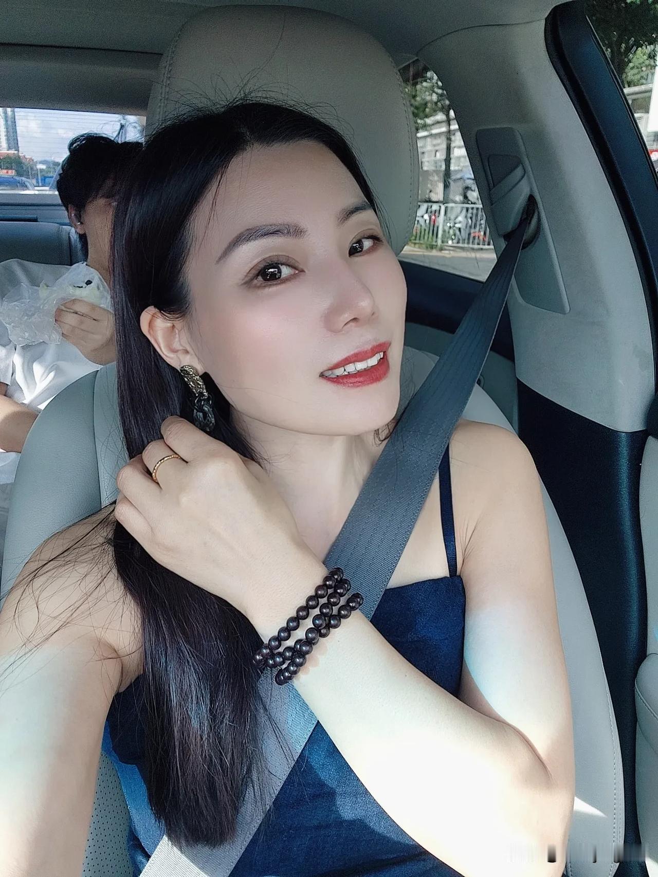 七月你好呀，出发深圳北站喽，下午就能到家啦，心情美美哒！日常分享 记录自己的点点