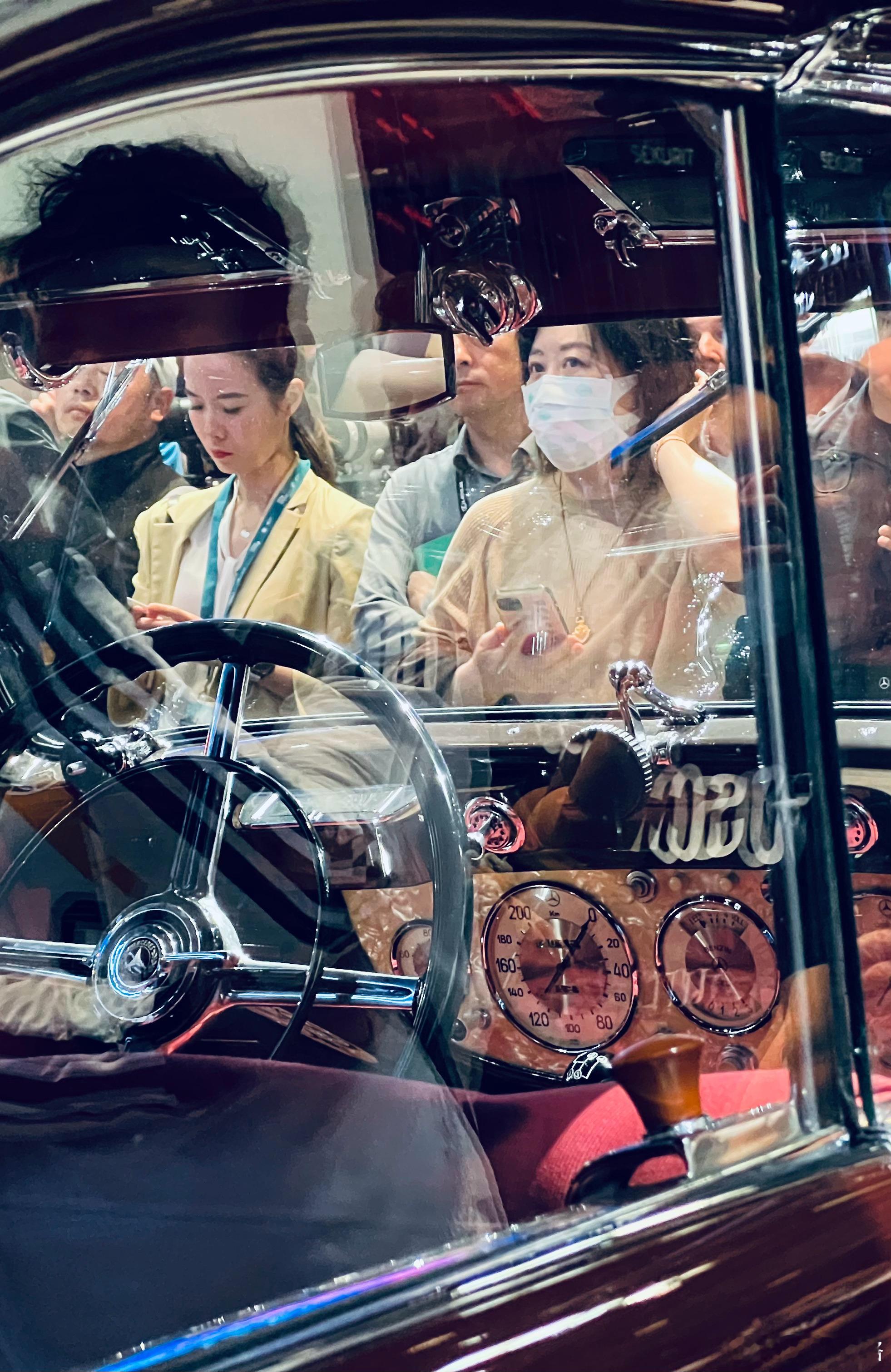 既回望过去，又展望未来。大v聊车2026北京车展奔驰140年