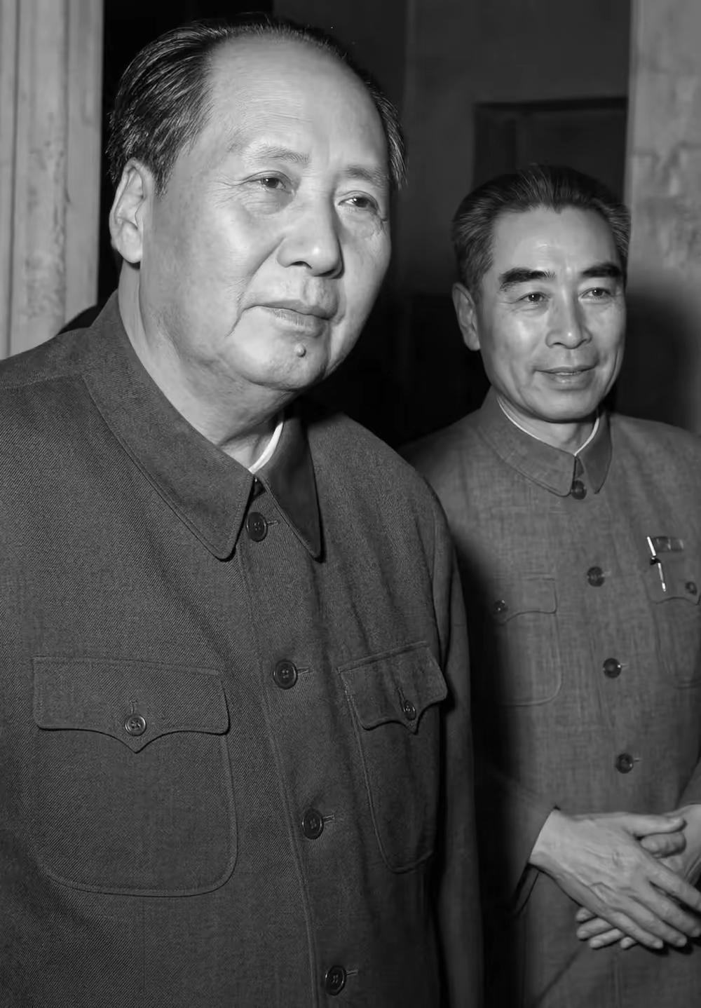 毛主席最怕的，就是干部忘了自己是谁

这话听着糙，理儿不糙。再读《毛选》，读到那