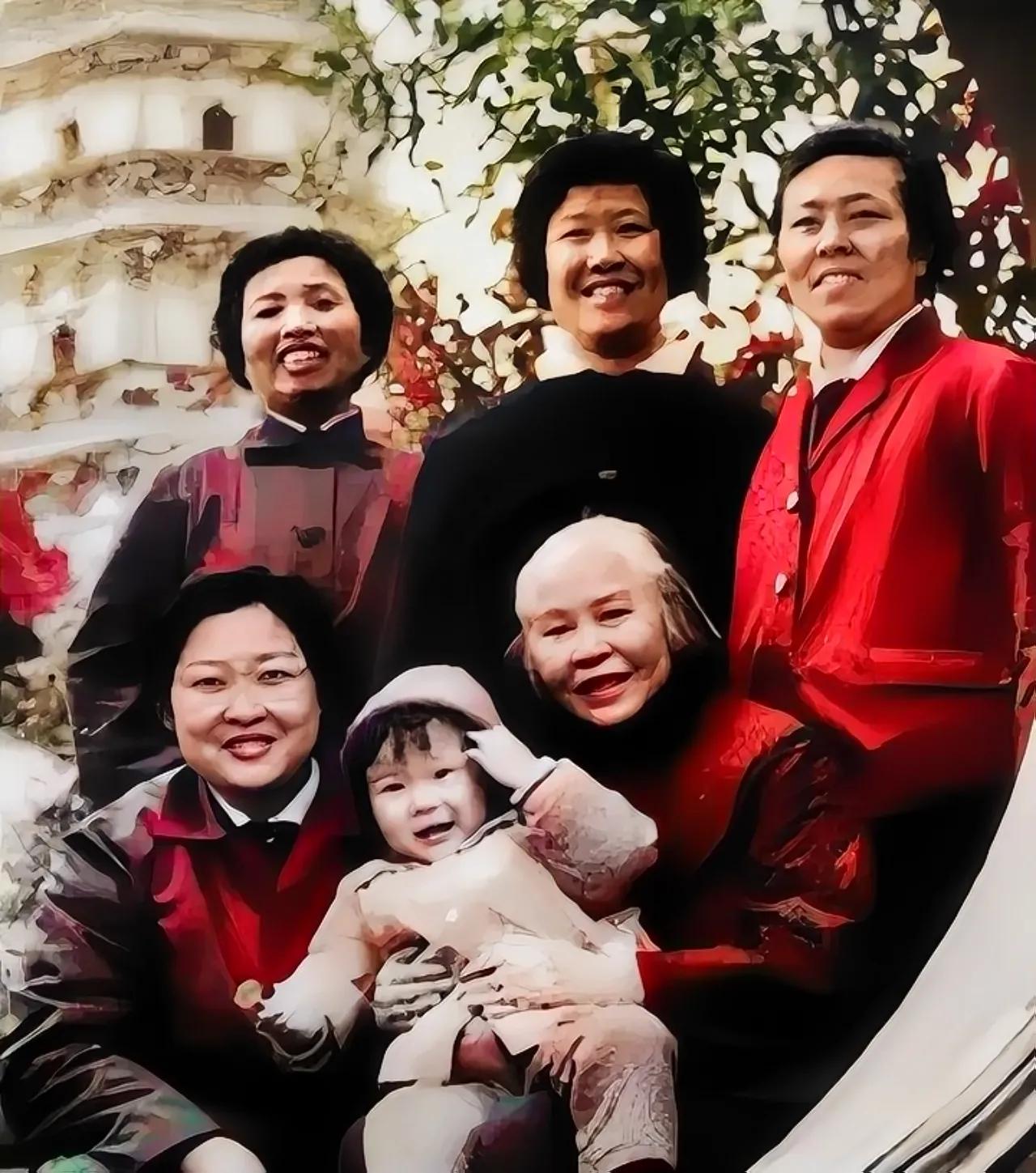 60年代，贺子珍和外孙孔继宁、女儿李敏，一张罕见的留影，在后辈的面前，她的脸上露
