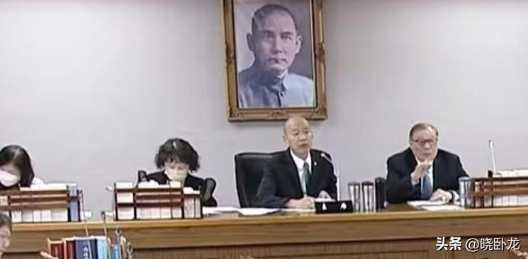这韩国瑜什么情况？把民进党立委范云喊成“蔡英文”。

8月4号，岛内立院协商年度