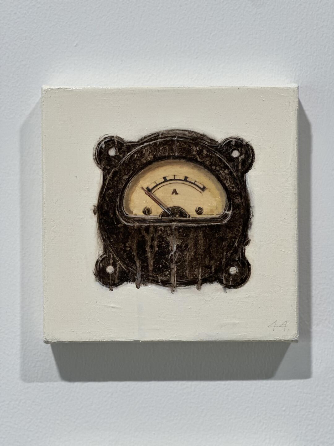 在上海愚社看到林清的一组巴掌大的小画，工业感很强的仪表、照相机等老物件...