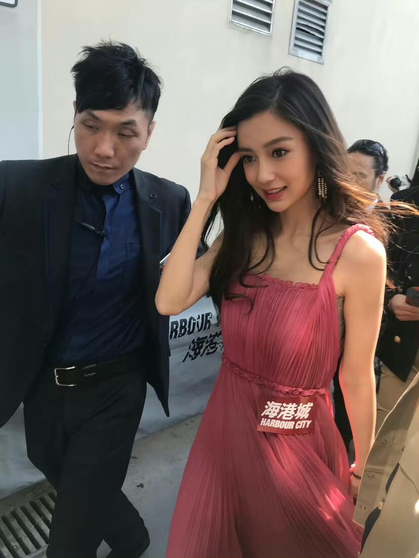 上海偶遇Angelababy吃甜品*angelababy 一些路人镜头下的ang