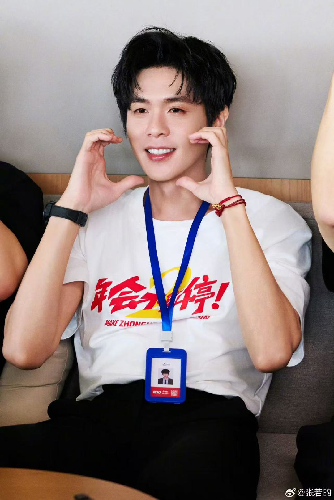 披哥名单怎么没有张若昀张若昀唱跳阳光开朗大男孩  披哥名单怎么没有张若昀
