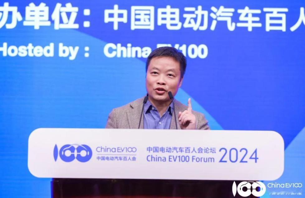 2024电动汽车百人会，何小鹏宣布，将推出新品牌进军10-15万元市场，他强调：