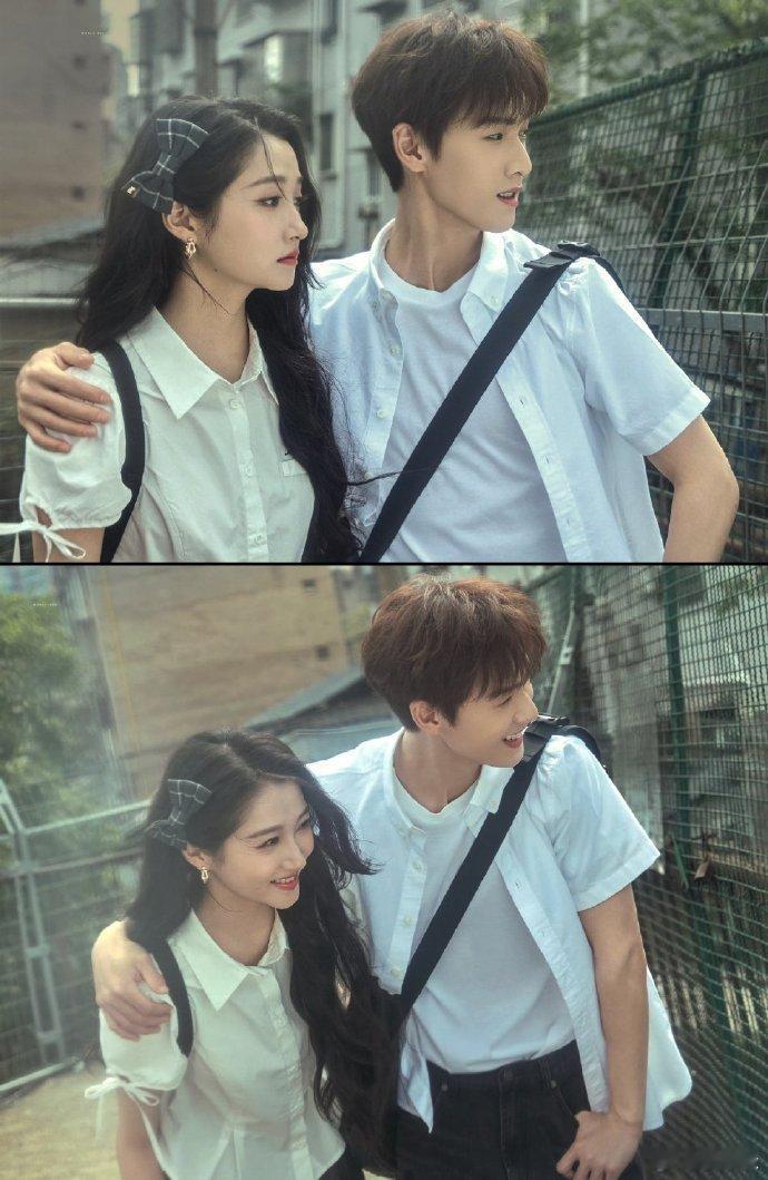 李昀锐关晓彤像两块舒肤佳李昀锐关晓彤舒肤佳 第一眼就觉得很舒服，两人长相清秀、气