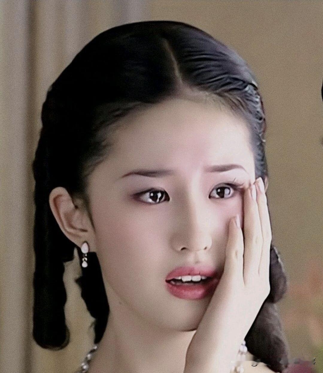 《金粉世家》中为何燕西的姐妹们集体反对白秀珠
 
金家姐妹嘴上不说，心里其实门儿