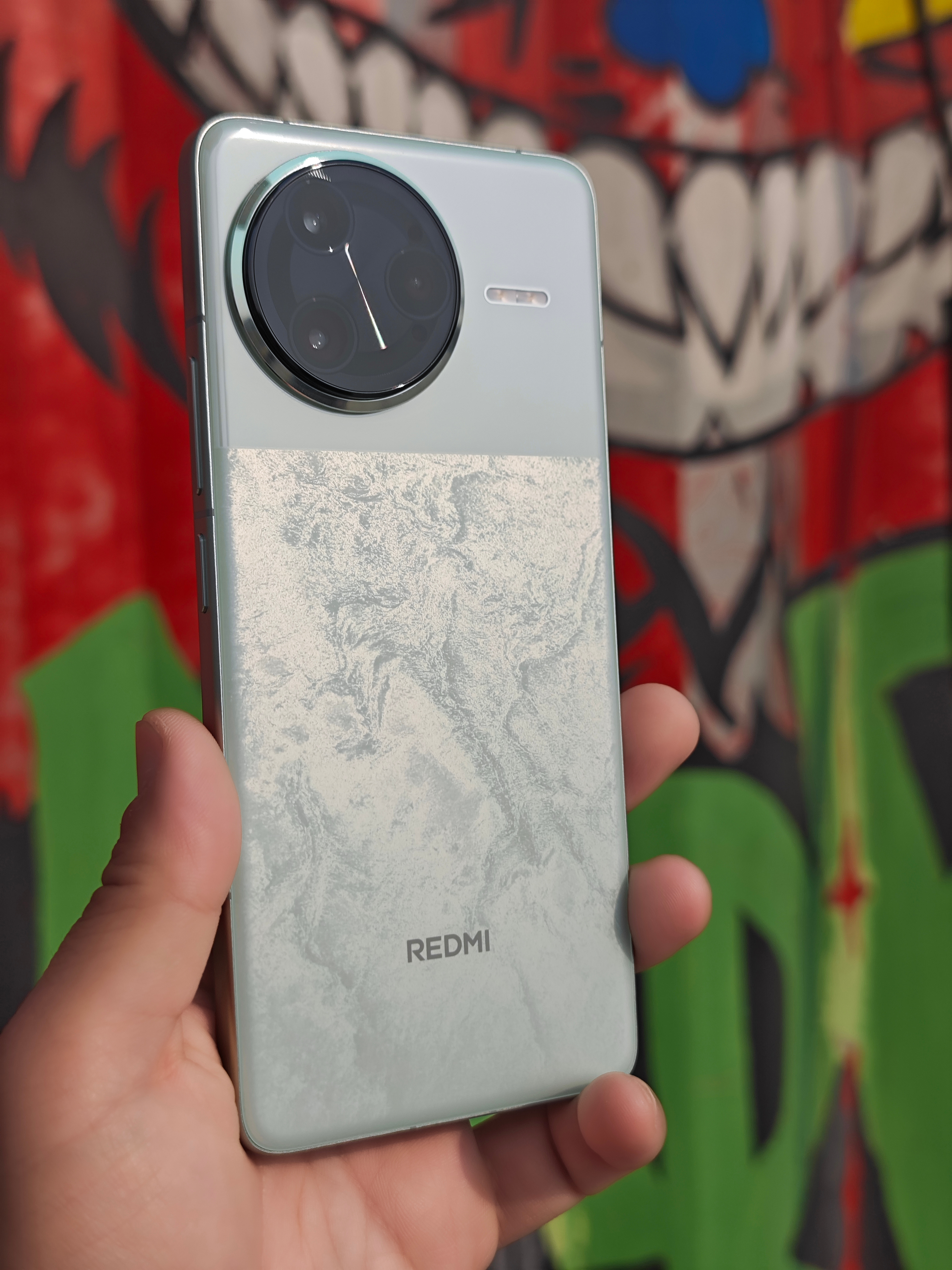 K80是真懂咱们日常需求。日常造一天电量还够用，打游戏也不掉链子，不卡不怎么发热