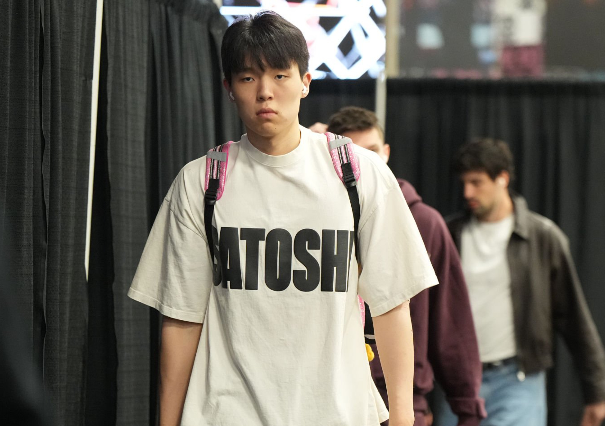 开拓者季后赛首战客场98-111不敌马刺，对手更强、又是客场，输这个分差是可接受