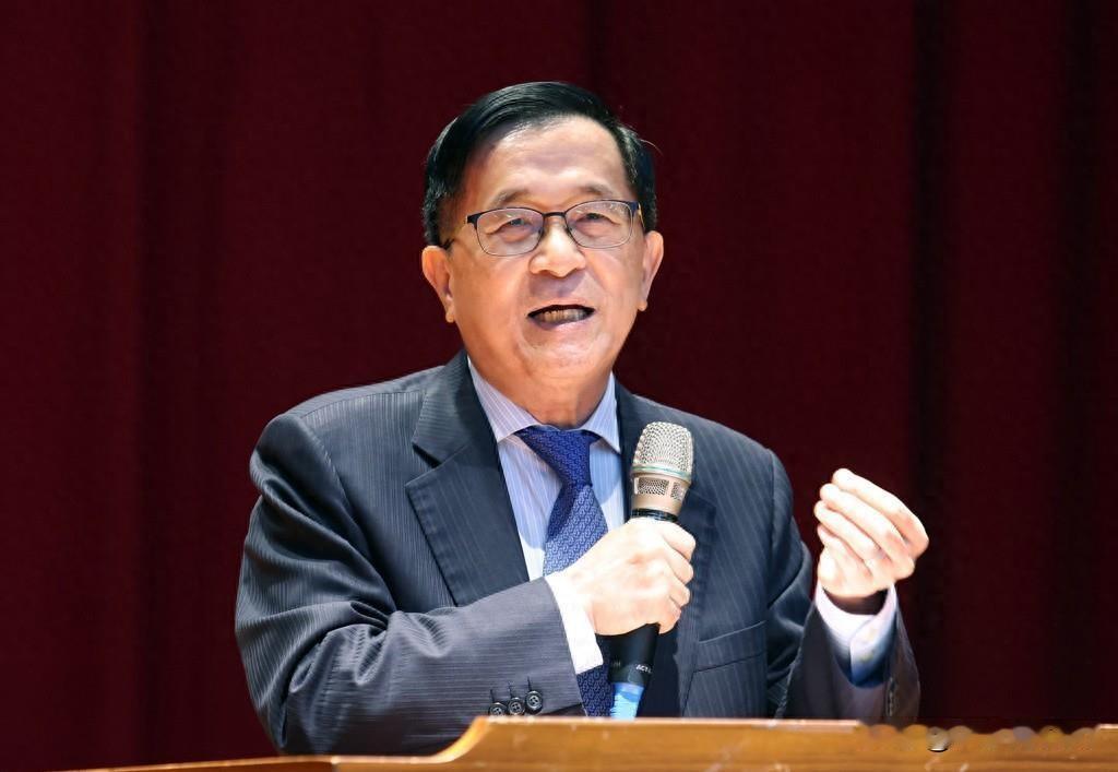 阿扁新节目被喊停，郑丽文：看赖卓怎么弃祖师爷？
 
1月4日，台湾地区前领导人陈