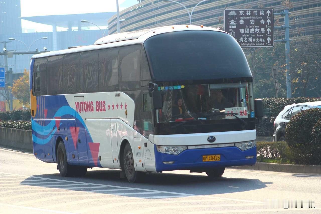 安徽曾经开往江苏的省际长途线路（二），还有多少在跑？
天长—无锡
芜湖—无锡
无