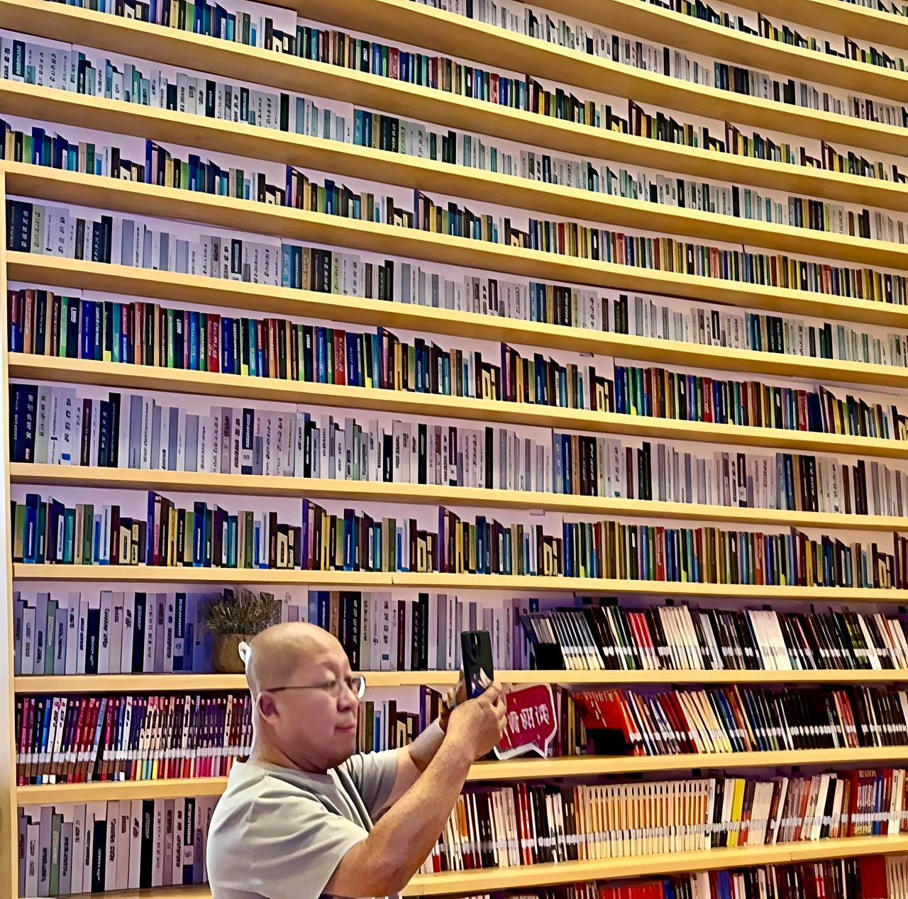 这个地方是大厂回族自治县民族宫，也是图书馆，很有特点。喝喝茶看看书挺不错。