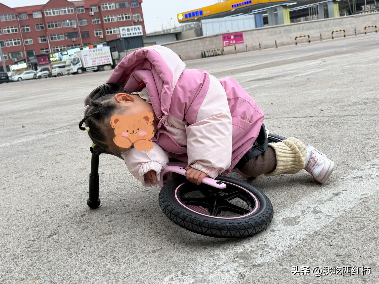 因为最后一个接小孩，我在车上号啕大哭
家里小宝三岁了，家里老人身体原因没办法继续