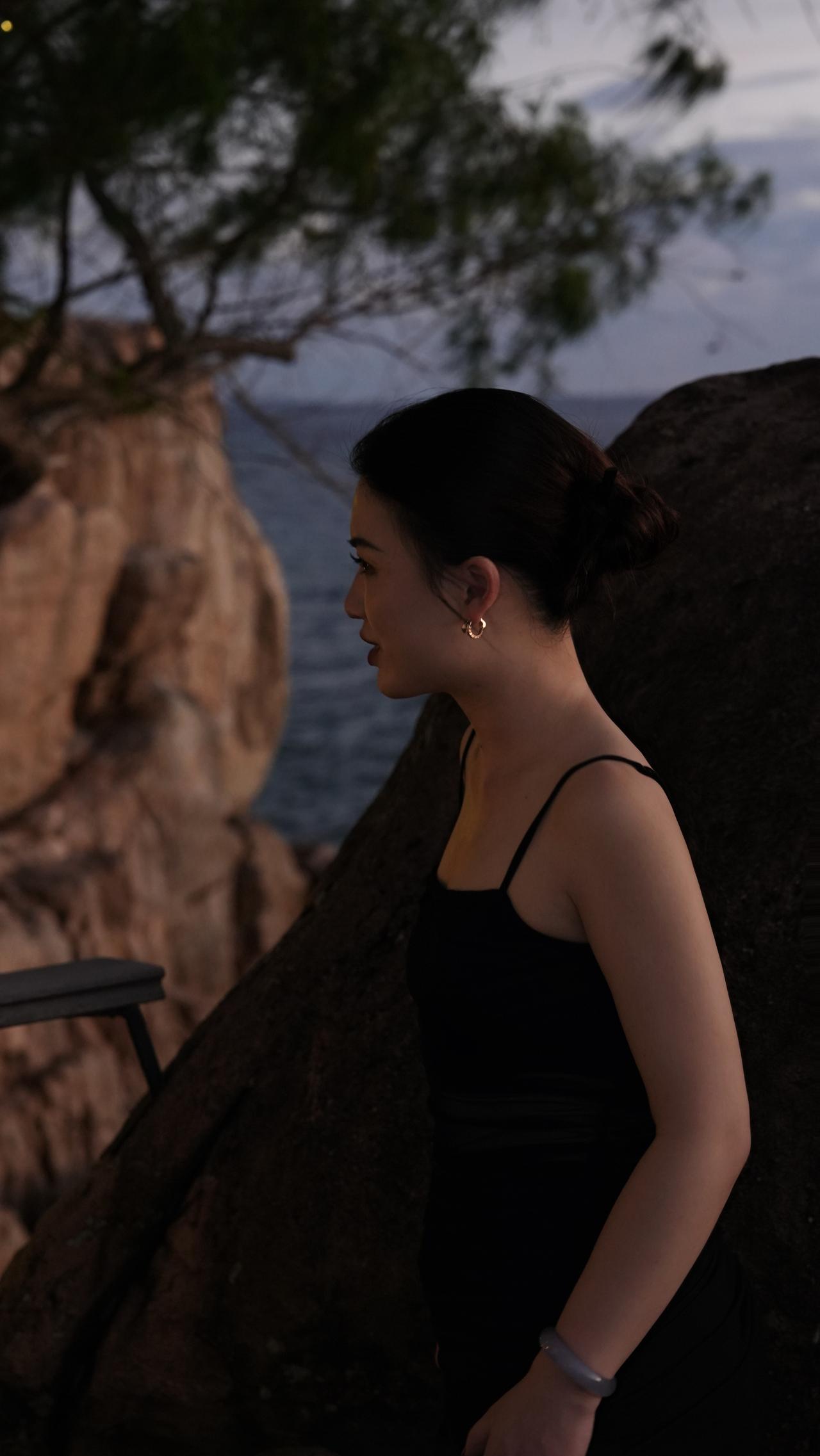 No one is coming，没人会来拯救你，没人会无条件为你兜底。
不入任