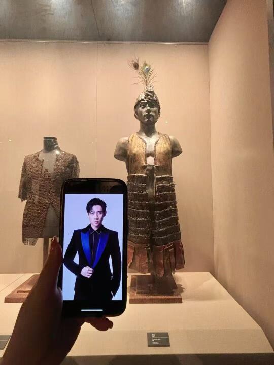 笑死我了，徐州博物馆的魏晨也太像魏晨了吧