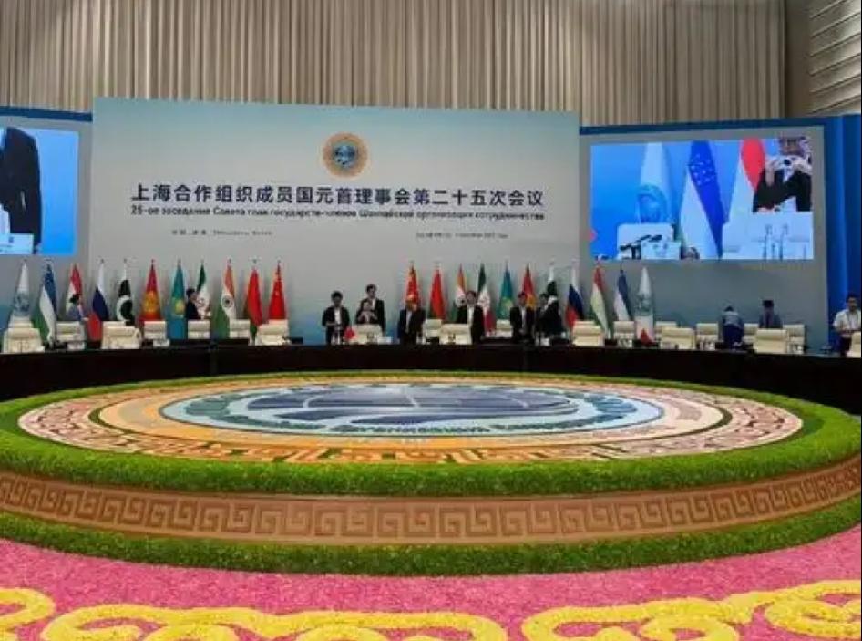 上合组织宣言：向军国主义划下红线
 
9月1日，上合组织十个成员国在吉尔吉斯斯坦