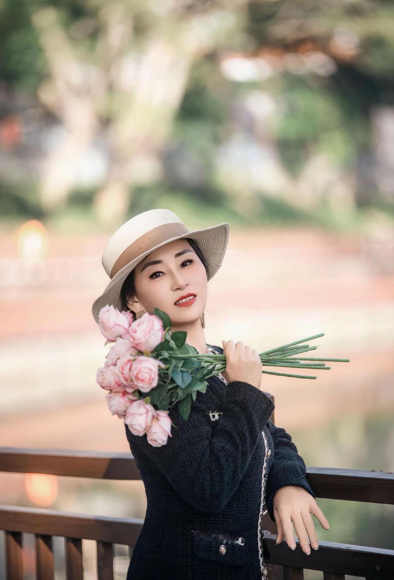 热爱生活，漫步时光，只要身心安然，其他的都是烟火小事，不妨随心做自己，过好每一天