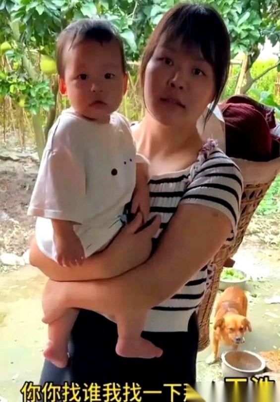 四川32岁的光棍浩哥刚推开院门，脚根儿还没站稳，整个人就僵在了原地。
门口站着个