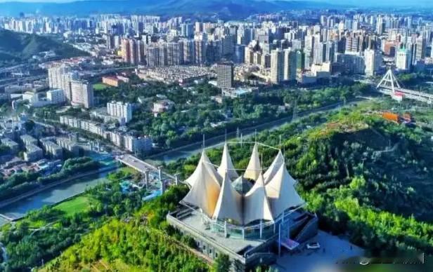 青海省将开业首家麦当劳，
此事冲上热搜，
网友们纷纷发出灵魂质疑……
从小到大，