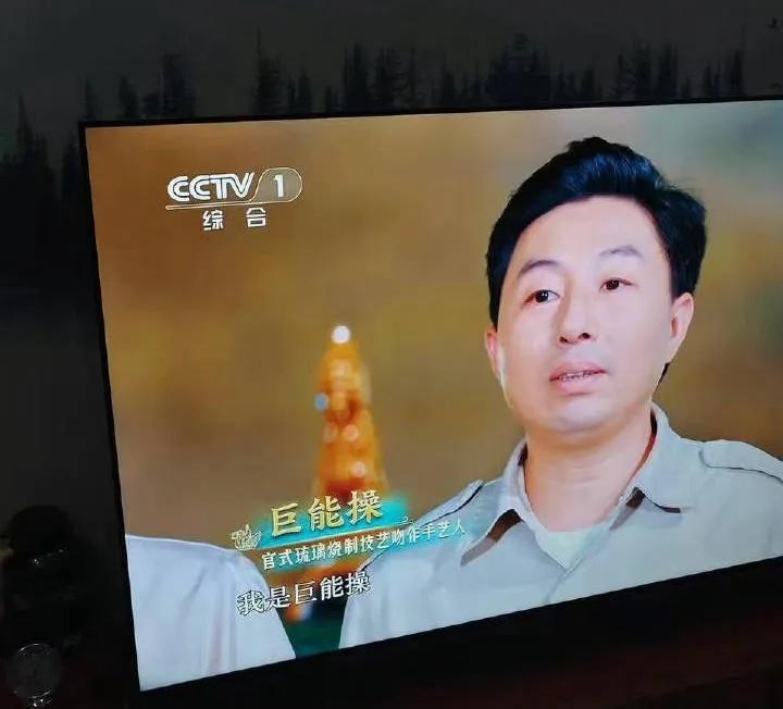 被这个名字惊呆了。
网上经常经常能看到非常炸裂的人名。
看到这些名字的时候不由想