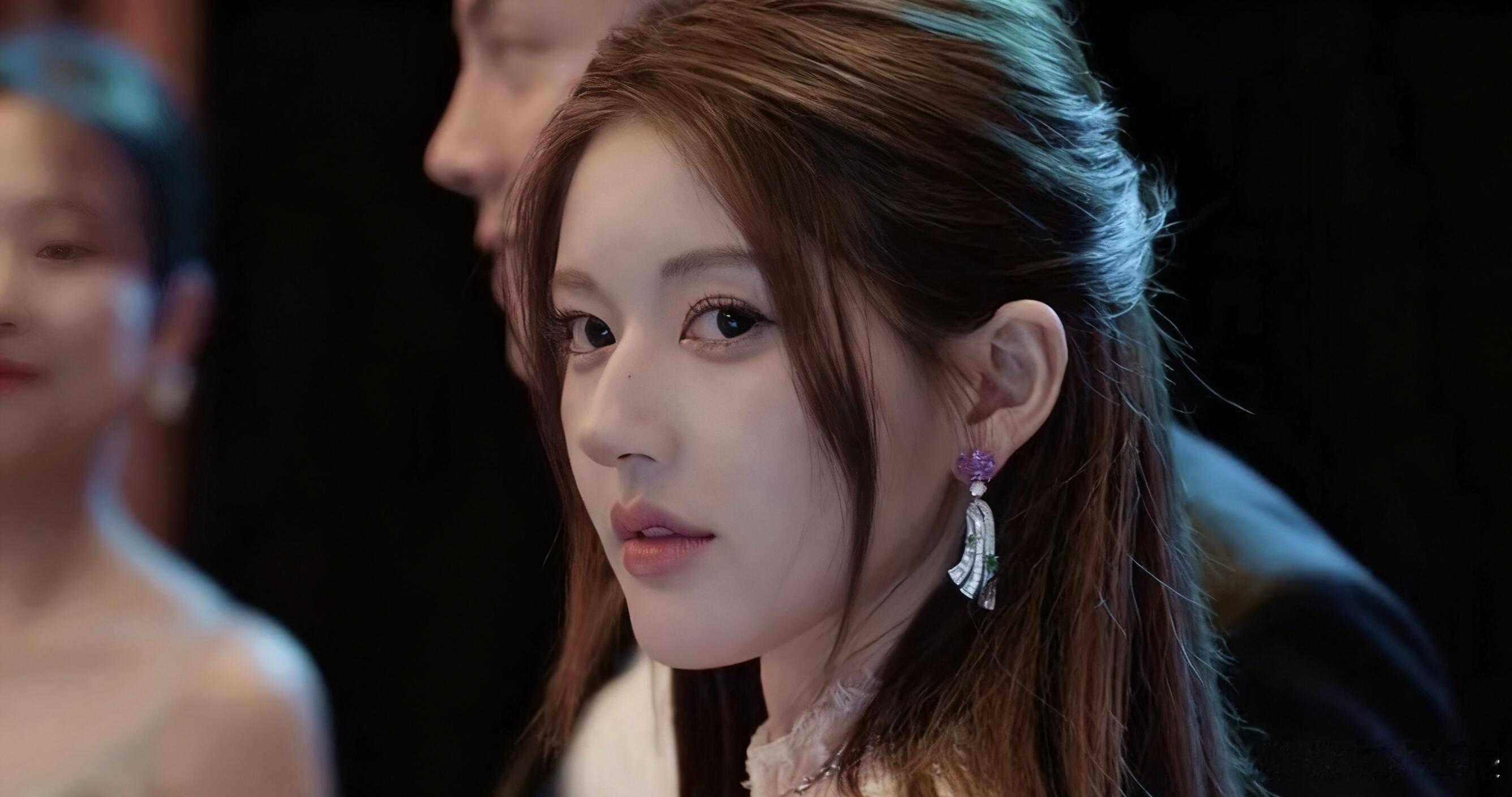 女孩子都要去看《许我耀眼》！狠狠养自己！耗时三个晚上，昨晚终于追完了《许我耀眼》