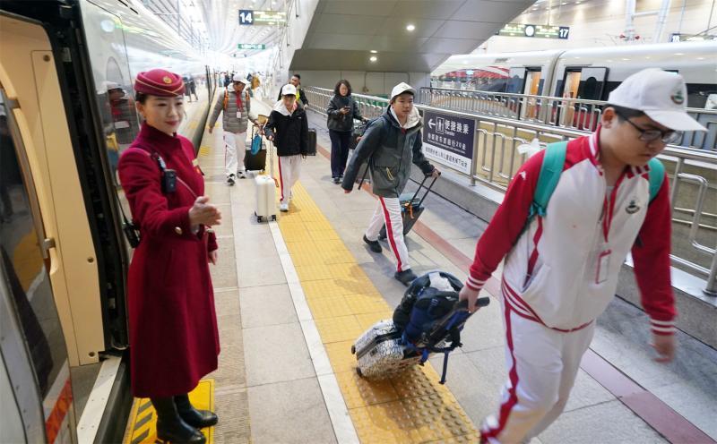 6月10日，商务部、文化和旅游部、国铁集团等八单位联合印发《关于促进铁路与旅游融