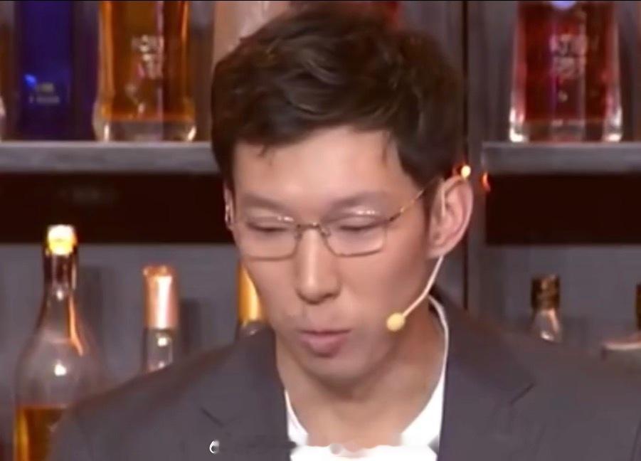 周琦很有意思，他在NBA解说中内涵了北京队：看骑士队打球就好像在看北京队打球，两
