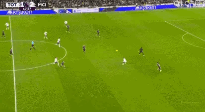 热刺2比2曼城 ｜热刺vs曼城 比赛71分钟，加拉格尔传中，索兰克蝎子摆尾抢点破